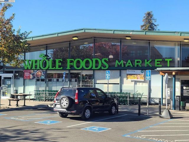 2110 Ashby Ave, Berkeley, CA 94705