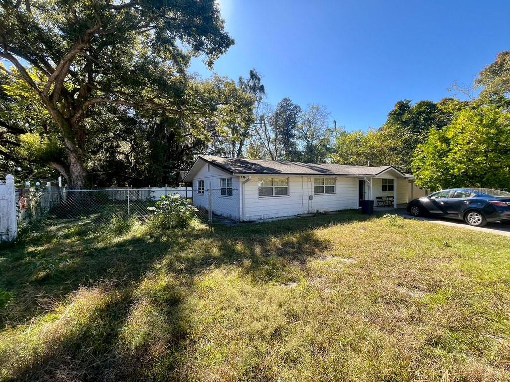 Image 2 of property listing at 8324 SUSIE STREET, Jacksonville, FL 32210