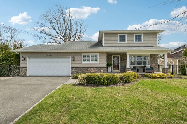 11 Palmer Drive, Sayville, NY 11782