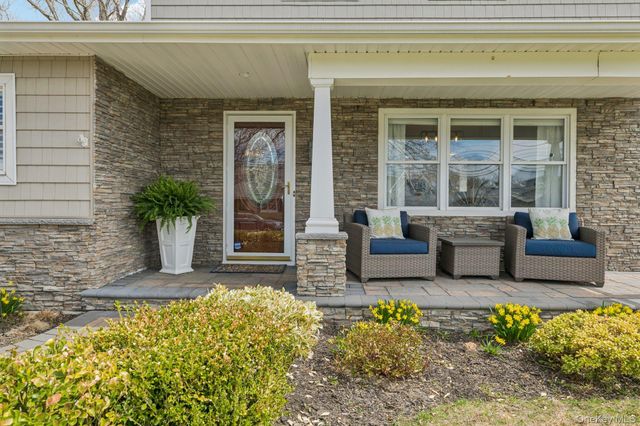 11 Palmer Drive, Sayville, NY 11782