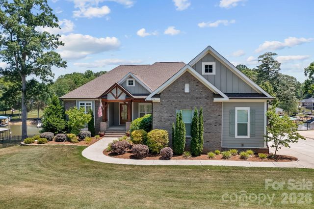 176 Hazelton Loop 13, Mooresville, NC 28117