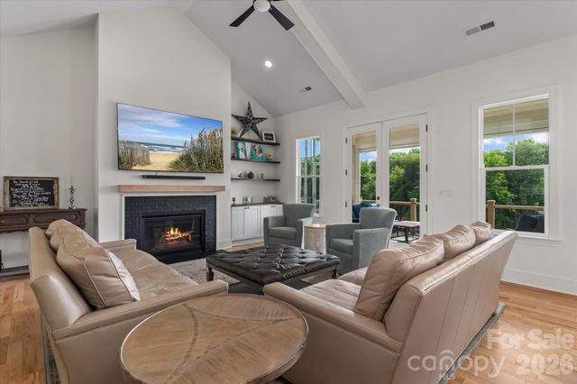 176 Hazelton Loop 13, Mooresville, NC 28117