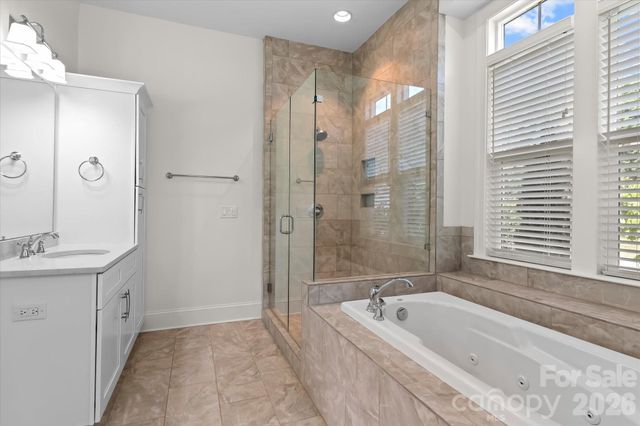 176 Hazelton Loop 13, Mooresville, NC 28117