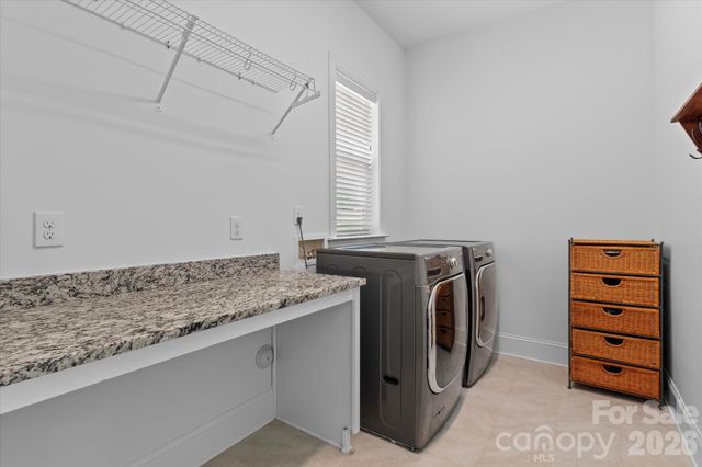 176 Hazelton Loop 13, Mooresville, NC 28117