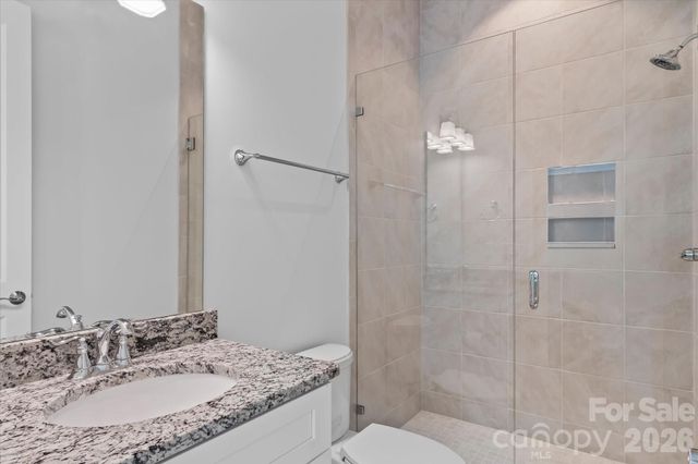 176 Hazelton Loop 13, Mooresville, NC 28117