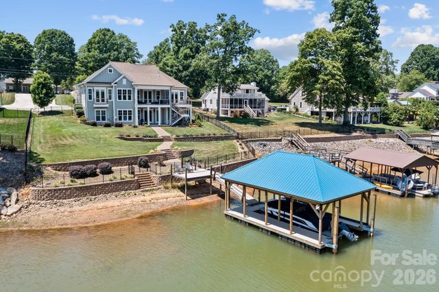 176 Hazelton Loop 13, Mooresville, NC 28117