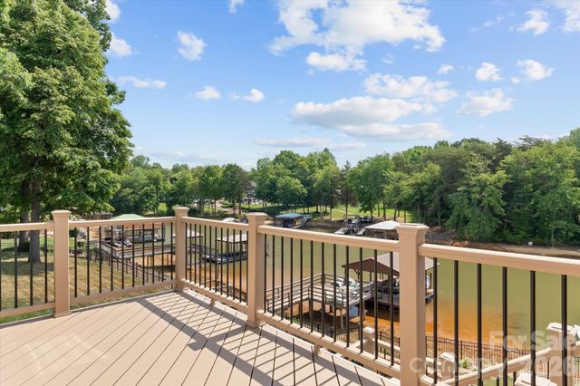 176 Hazelton Loop 13, Mooresville, NC 28117