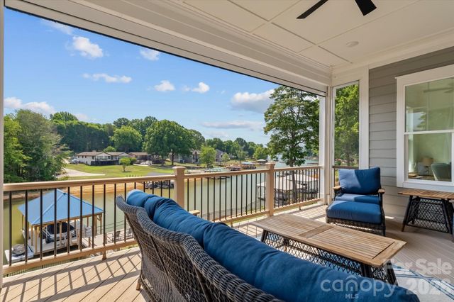 176 Hazelton Loop 13, Mooresville, NC 28117