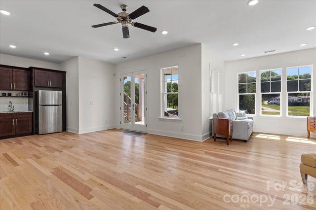 176 Hazelton Loop 13, Mooresville, NC 28117