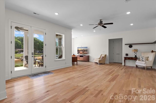 176 Hazelton Loop 13, Mooresville, NC 28117