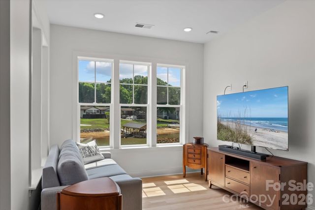 176 Hazelton Loop 13, Mooresville, NC 28117