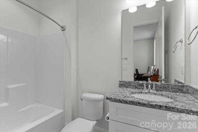 176 Hazelton Loop 13, Mooresville, NC 28117