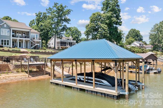176 Hazelton Loop 13, Mooresville, NC 28117