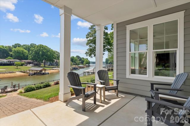 176 Hazelton Loop 13, Mooresville, NC 28117