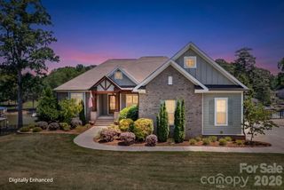 176 Hazelton Loop 13, Mooresville, NC 28117