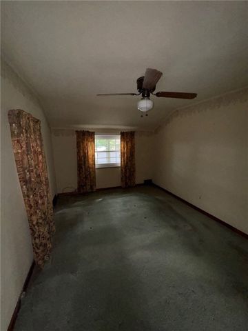 813 Maine St, Forest Hills Boro, PA 15221