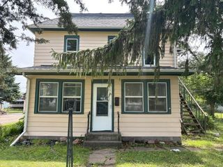 814 W 5th Street S, Newton, IA 50208