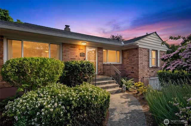 4015 NE 58th Street, Seattle, WA 98105