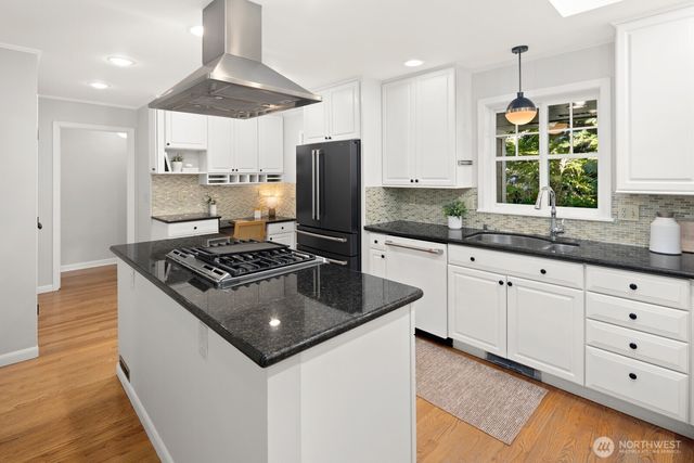 4015 NE 58th Street, Seattle, WA 98105