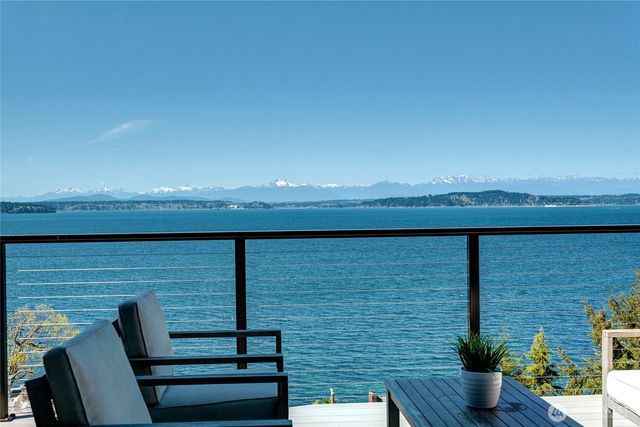 6029 Atlas Place SW, Seattle, WA 98136