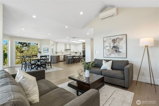 6029 Atlas Place SW, Seattle, WA 98136