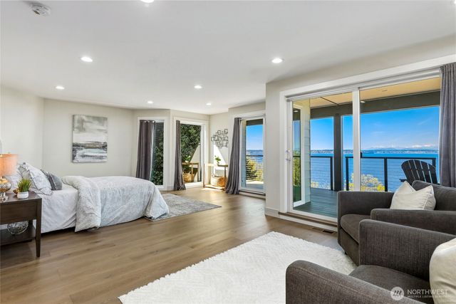 6029 Atlas Place SW, Seattle, WA 98136