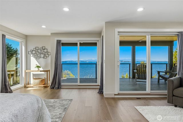 6029 Atlas Place SW, Seattle, WA 98136