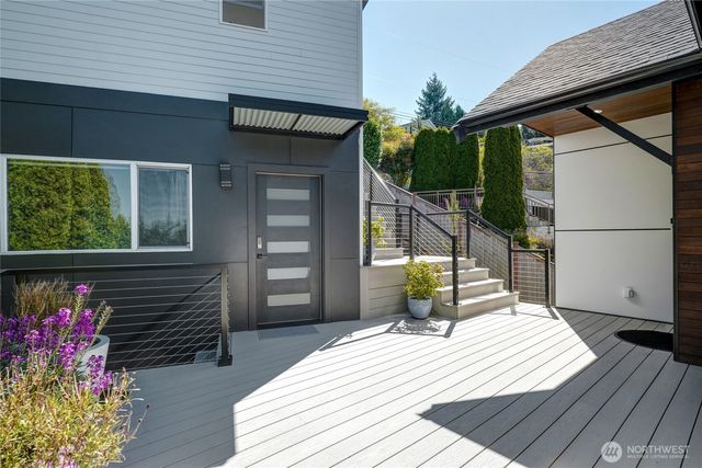 6029 Atlas Place SW, Seattle, WA 98136