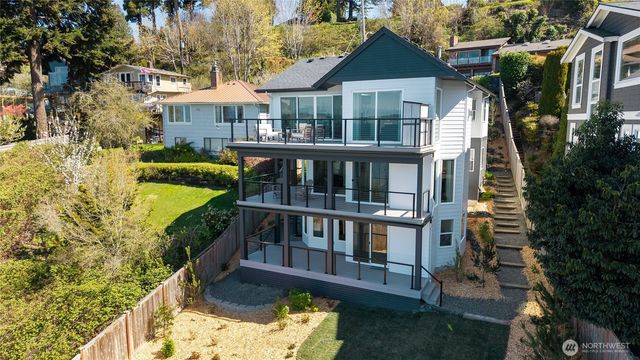 6029 Atlas Place SW, Seattle, WA 98136