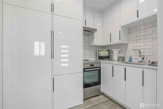 6029 Atlas Place SW, Seattle, WA 98136