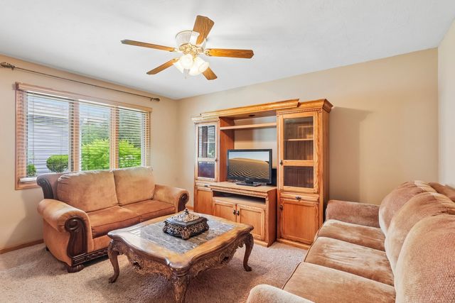308 S Knollwood Drive, Schaumburg, IL 60193