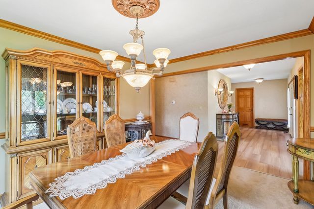 308 S Knollwood Drive, Schaumburg, IL 60193