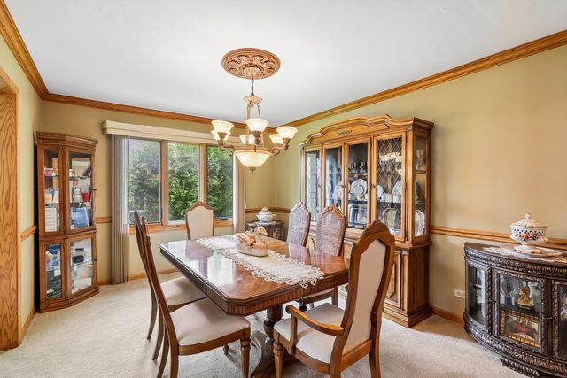 308 S Knollwood Drive, Schaumburg, IL 60193