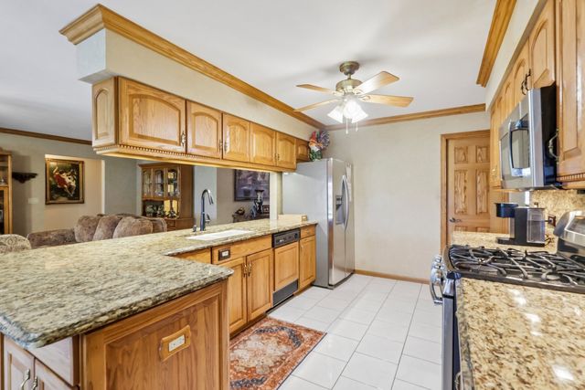 308 S Knollwood Drive, Schaumburg, IL 60193