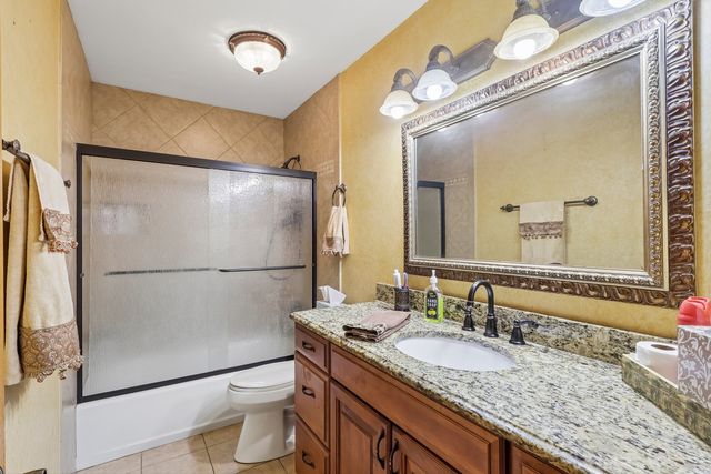 308 S Knollwood Drive, Schaumburg, IL 60193