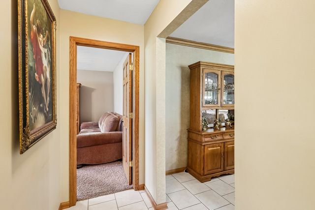 308 S Knollwood Drive, Schaumburg, IL 60193