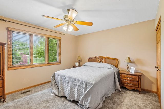 308 S Knollwood Drive, Schaumburg, IL 60193