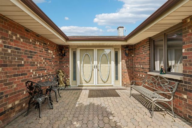 308 S Knollwood Drive, Schaumburg, IL 60193
