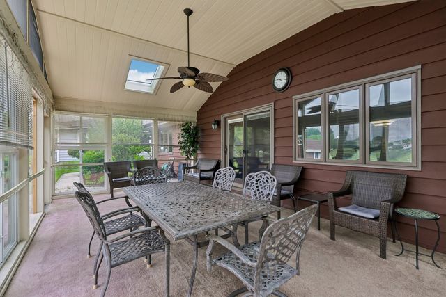 308 S Knollwood Drive, Schaumburg, IL 60193