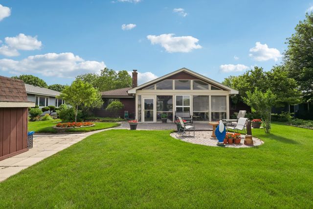 308 S Knollwood Drive, Schaumburg, IL 60193