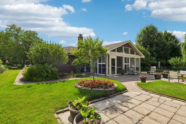 308 S Knollwood Drive, Schaumburg, IL 60193