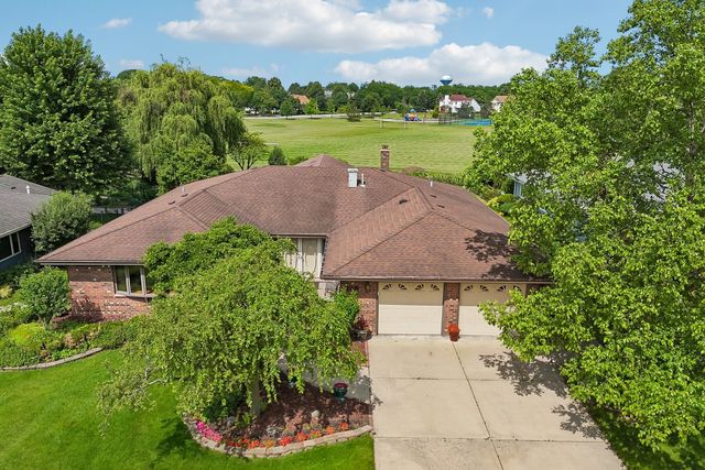 308 S Knollwood Drive, Schaumburg, IL 60193