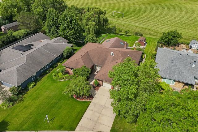 308 S Knollwood Drive, Schaumburg, IL 60193