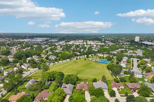 308 S Knollwood Drive, Schaumburg, IL 60193
