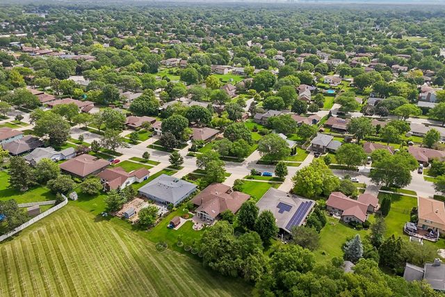 308 S Knollwood Drive, Schaumburg, IL 60193