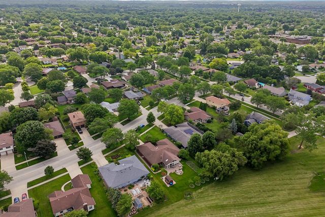 308 S Knollwood Drive, Schaumburg, IL 60193