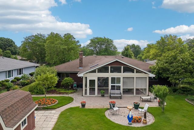 308 S Knollwood Drive, Schaumburg, IL 60193
