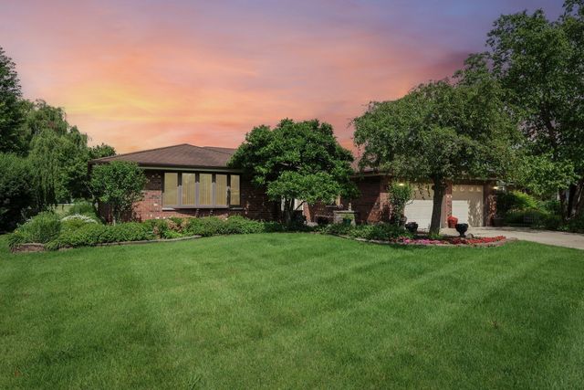 308 S Knollwood Drive, Schaumburg, IL 60193