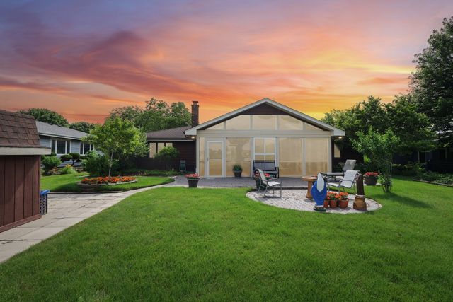 308 S Knollwood Drive, Schaumburg, IL 60193