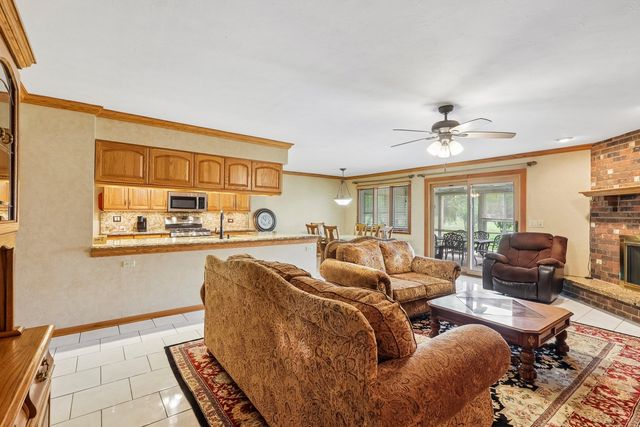 308 S Knollwood Drive, Schaumburg, IL 60193